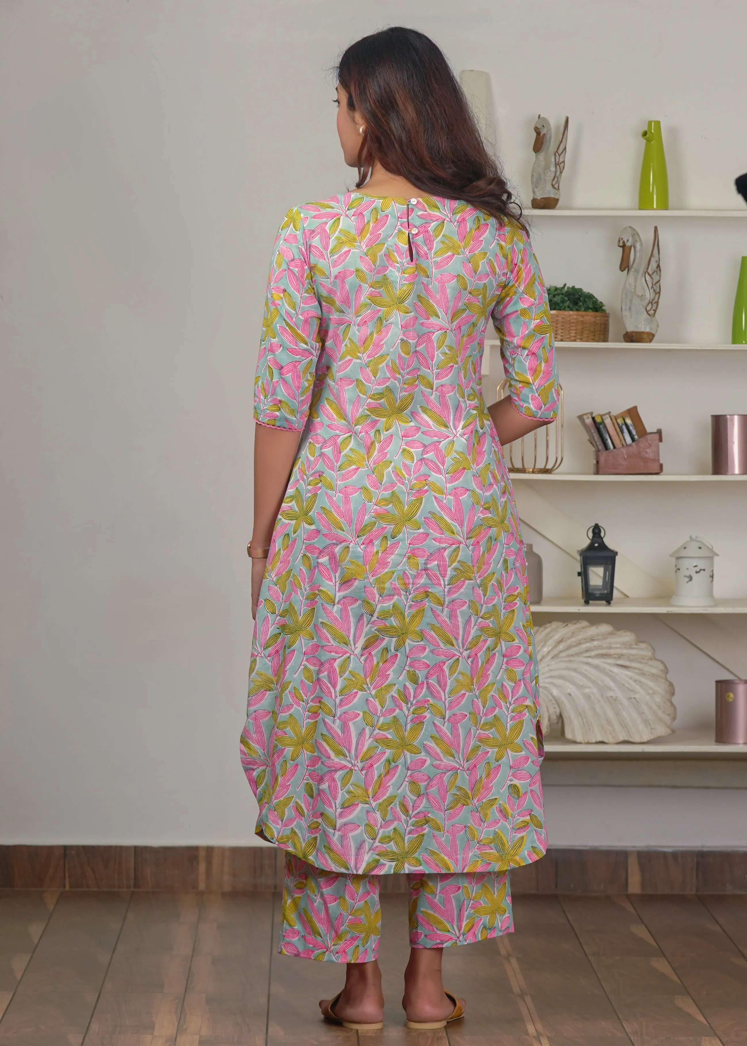 Pastel Blue & Pink Floral Printed Kurtha